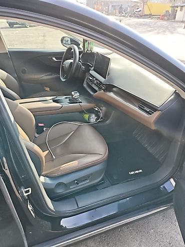 авто в москве: Стильный седан бизнес-класса, черный цвет кузова с выразительной — 4