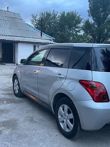 Продажа авто: Toyota Ist: 2003 г., 1.3 л, Автомат, Бензин, Хэтчбэк — 2