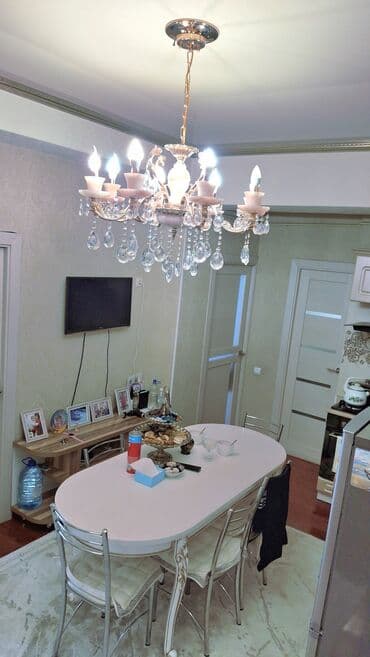 hi tech люстру: Продаётся 2х комнатная квартира в центре. 70кв.м. на 10этаже, с видом — 3