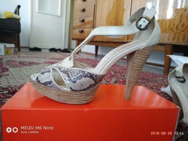 кроксы крокс crocs: Продаю суперские босоножки! Для тех кто любит высоко парить Новые — 1