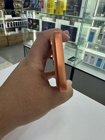 iphone 15 mini: IPhone 17 Pro, 256 ГБ, в оранжевом цвете корпуса. Смартфон с плоскими — 6