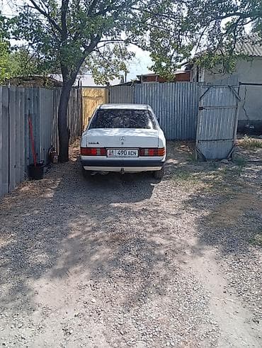 2101 кузов: Mercedes-Benz 190: 1984 г., 2.3 л, Механика, Бензин, Седан — 3
