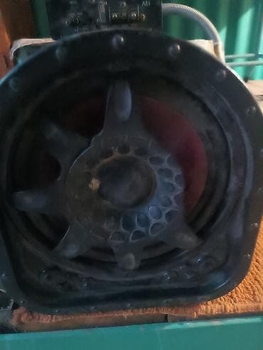 продаю саб: Саббуфер с проводами и усилителем колонке нужен ремонт усилитель — 2