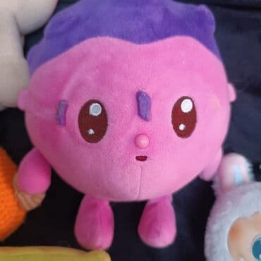 купить игрушки из игры в кальмара: Набор мягких игрушек включает в себя семь различных фигурок, каждая со — 9