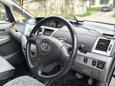 автомобиль daewoo nubira: Toyota Voxy: 2003 г., Автомат, Бензин, Минивэн — 3