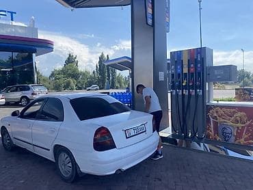 реально: Daewoo Nubira: 2000 г., 1.5 л, Механика, Бензин, Седан — 2