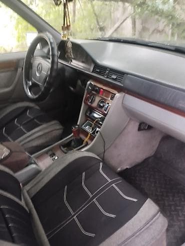 козырек 124: Mercedes-Benz W124: 1994 г., Механика, Седан — 1