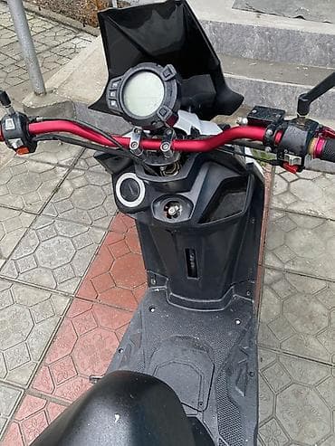 Кумурска мотороллер: Скутер 50–125 см³ (визуально класс 50 куб.) в спортивном обвесе — 7