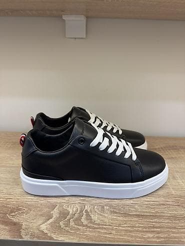 Жеке буюмдар: Эркектердин кроссовкасы, 42, 41, 44, Tommy Hilfiger, Жаңы, түсү - Кара, Өзү алып кетүү — 1