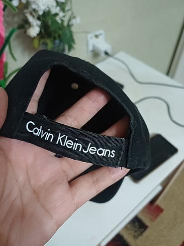 tech flece: Головные уборы, Calvin Klein, Б/у, цвет - Черный — 3