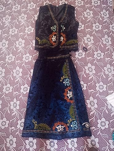 оригинал вещи: Этнический комплект из велюра: жилет и юбка. - Материал: плотный — 3