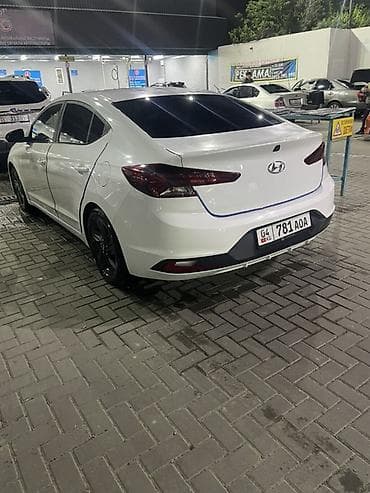 subaru outback 2013: Hyundai Elantra: 2018 г., 2 л, Бензин, Седан — 7