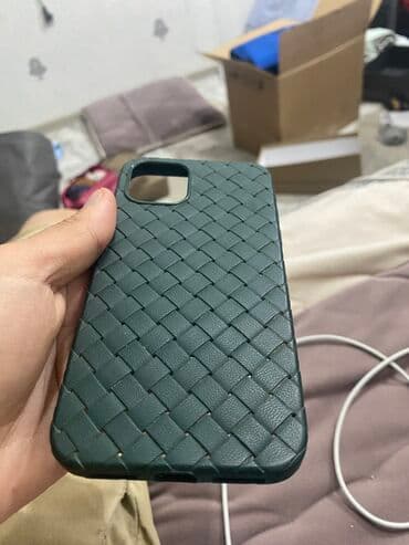 Продаю чехлы на iPhone 11 pro. В отличном состоянии. Отдам за 200сомов