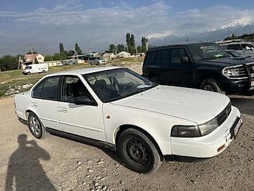 daf 75: Sedan белого цвета, 4 двери. Просторный салон с велюровой обивкой — 5