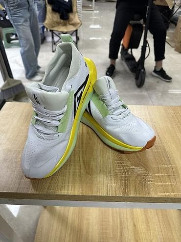 Жеке буюмдар: Эркектердин кроссовкасы, 41, 42, Nike, Жаңы, түсү - Ак, Өзү алып кетүү, Акысыз жеткирүү — 2
