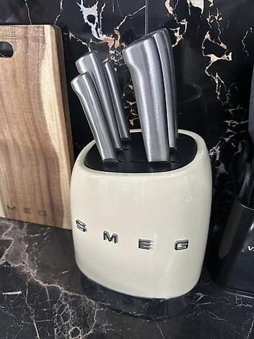 острые: Набор кухонных ножей SMEG с подставкой - Бренд: SMEG - Комплектация — 2