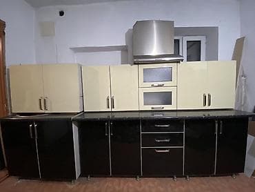 Мебельные гарнитуры: Продается б/ у кухонный гарнитур, состояние ближе к идеалу. Материал — 6
