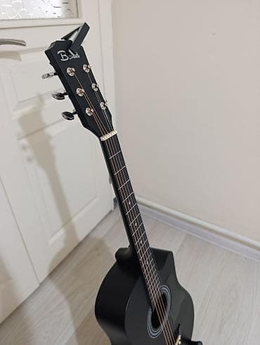 Велосипеды: Акустическая гитара в идеальном состоянии матовый чёрный. полный — 3