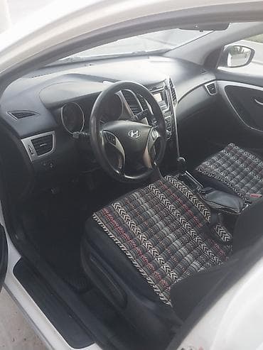 sprinter 4 4: Hyundai i30: 2016 г., 1.6 л, Механика, Бензин, Универсал — 4