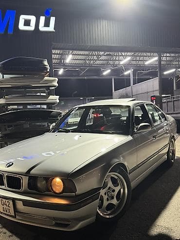 капот е39: BMW 5 series: 1993 г., 4.4 л, Механика, Бензин, Седан — 4
