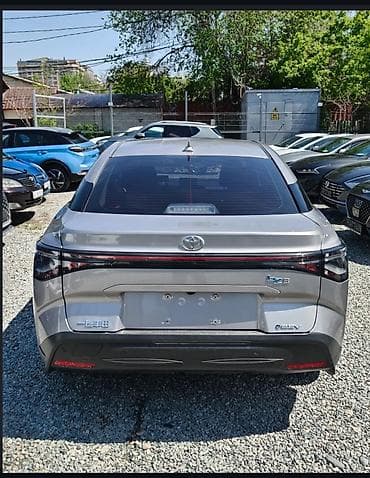 e class: Toyota bZ3: 2023 г., Электромобиль, Фастбек — 4