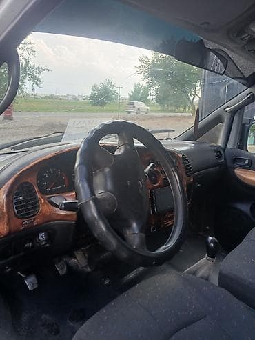 Транспорт: Hyundai Starex: 2000 г., 2.6 л, Кол менен иштөөчү, Дизель, Вэн/Минивэн — 7