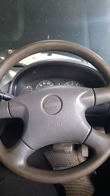 Nissan Sunny: 1999 г., Автомат, Седан