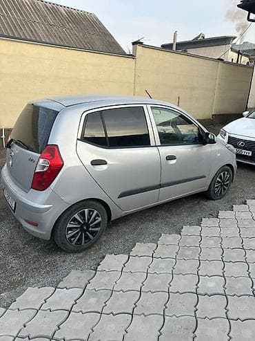 hyundai i 20: Hyundai i10: 2012 г., 1 л, Ручные, Бензин, Хэтчбэк — 4