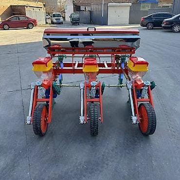 Трёхрядная пневматическая сеялка с внесением удобрений Назначение: -