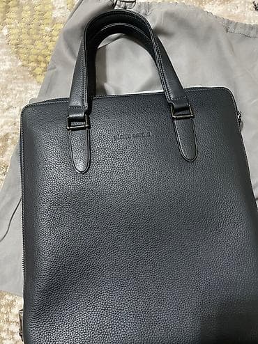 Мужская кожаная сумка 
от Pierre Cardin.
Новая