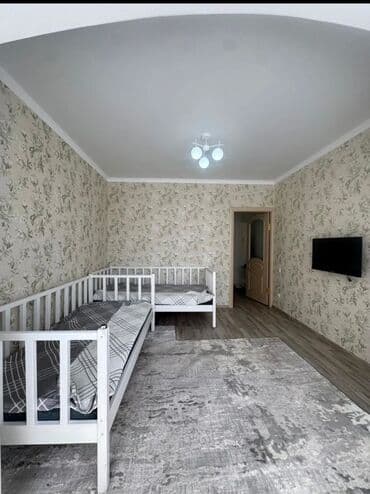 токтогула молодая гвардия: 2 комнаты, 68 м², 106 серия, 3 этаж — 5