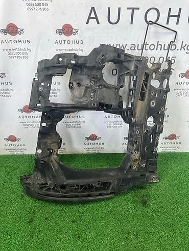 Крепление фары левое для RENAULT T‑series (тягач) DXI-13 / D13 K2, год — 1