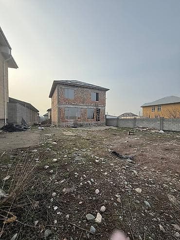 жилмассив кырман бишкек: 📍 ул. Аруун 🔘6-комнатный 🔘Этажи 3 🔘264м² Продается 3-этажный дом — 8