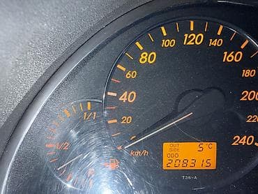 handa jazz: Toyota Avensis: 2004 г., 2 л, Автомат, Бензин, Универсал — 10