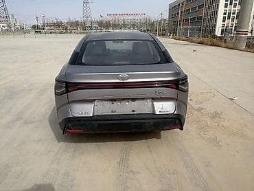 b class: Toyota bZ3: 2023 г., Электромобиль, Лифтбек — 2