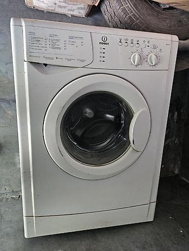 Indesit WISL 82 — это надежная узкая (глубина 40 см) отдельно стоящая