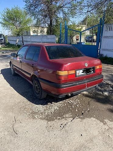 авто кроссовер: Volkswagen Vento: 1994 г., Газ — 2