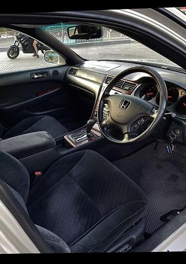 outback xt: Honda Legend: 2004 г., 3.5 л, Автомат, Бензин, Седан — 4