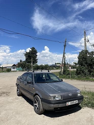 Volkswagen Passat: 1990 г., 1.8 л, Кол менен иштөөчү, Бензин, Седан — 3