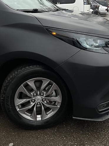 машина сатылат срочно: Toyota Sienna: 2022 г., 2.5 л, Вариатор, Бензин, Вэн/Минивэн — 3