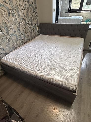 bed sheet: Двуспальная кровать, Б/у, С мягким изголовьем, длина - 210 см — 1