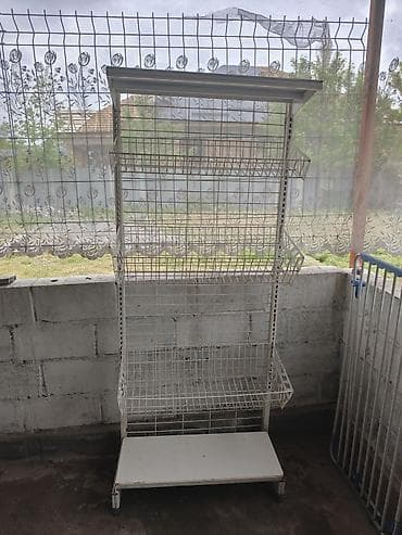 Торговый металлический стеллаж‑витрина б/у. цена не окончательная. - at lalafo.kg Торговый металлический стеллаж‑витрина б/у. цена не окончательная. -