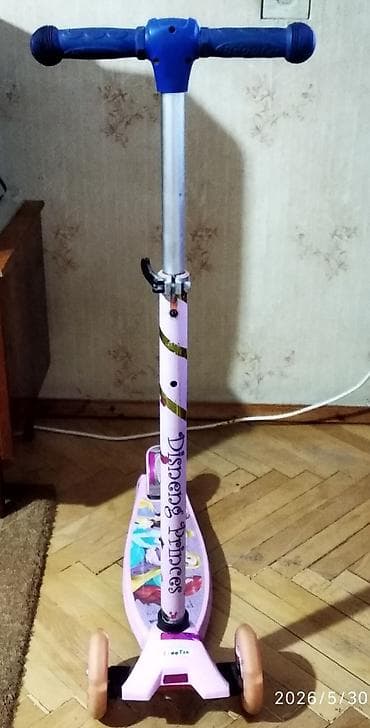 Детский транспорт: Детский самокат, Трёхколёсный, Б/у — 2