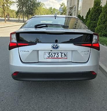 byd e2 2019: Toyota Prius: 2019 г., 1.8 л, Вариатор, Гибрид, Хэтчбэк — 4