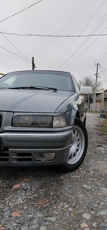 BMW 3 series: 1991 г., 1.8 л, Механика, Бензин, Седан