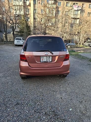 Honda Fit: 2005 г., 1.3 л, Автомат, Бензин, Хэтчбэк — 5