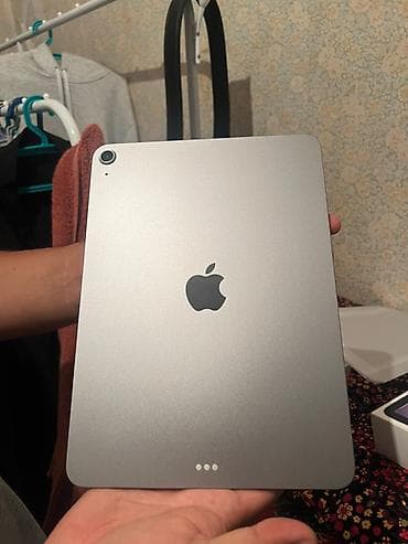 Планшеты: Планшет, Apple, память 256 ГБ, 10" - 11", Wi-Fi, Новый, Классический цвет - Серебристый — 2