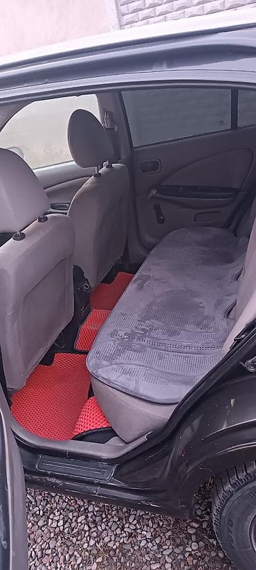 new beetle: Nissan Almera: 2002 г., 1.8 л, Автомат, Бензин, Хэтчбэк — 4