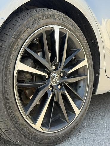 e2 byd: Toyota Camry: 2019 г., 2.5 л, Автомат, Бензин, Седан — 4
