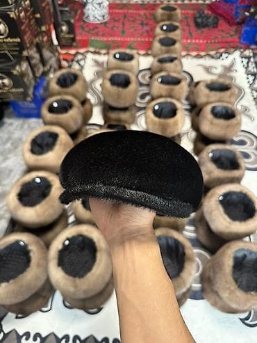 мужской шым: Кыргыз тебеией Мужские меховые шапки из нерпы Регланы В наличии все — 3